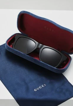 Gucci - Unisex Sonnenbrille - Black/grey 10 Gucci - Unisex Sonnenbrille - Black/grey -Günstiges Gucci || Knirps Geschäft 20528f57d3054ecf8c83d36db1b2047d