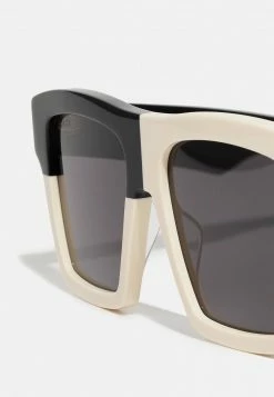 Gucci UNISEX - Sonnenbrille - White/grey 13 Gucci UNISEX - Sonnenbrille - White/grey -Günstiges Gucci || Knirps Geschäft 73c1947e6818427f94f16412abba09aa