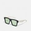 Gucci UNISEX - Sonnenbrille - Black/white/green 2 Gucci UNISEX - Sonnenbrille - Black/white/green -Günstiges Gucci || Knirps Geschäft 8591a093516f4c7084b5c276e38b113b