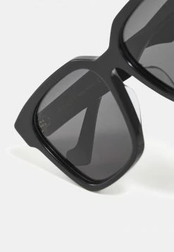 Gucci UNISEX - Sonnenbrille - Black/grey 9 Gucci UNISEX - Sonnenbrille - Black/grey -Günstiges Gucci || Knirps Geschäft d283e370f7b64de8aac18c030effc12c