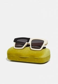 Gucci UNISEX - Sonnenbrille - White/grey 12 Gucci UNISEX - Sonnenbrille - White/grey -Günstiges Gucci || Knirps Geschäft d34098a021be4cdbad5a2e816a12d293