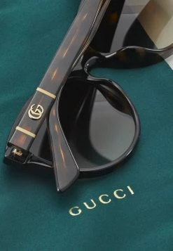 Gucci Sonnenbrille - Havana Brown - Damen 11 Gucci Sonnenbrille - Havana Brown - Damen -Günstiges Gucci || Knirps Geschäft dc5034ac74fd45c88cba3349ed2a3e9d