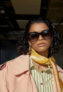 Gucci Sonnenbrille - Black/black/grey - Damen 11 Gucci Sonnenbrille - Black/black/grey - Damen -Günstiges Gucci || Knirps Geschäft e5c8220e79474cc491e304bb15d99ca5